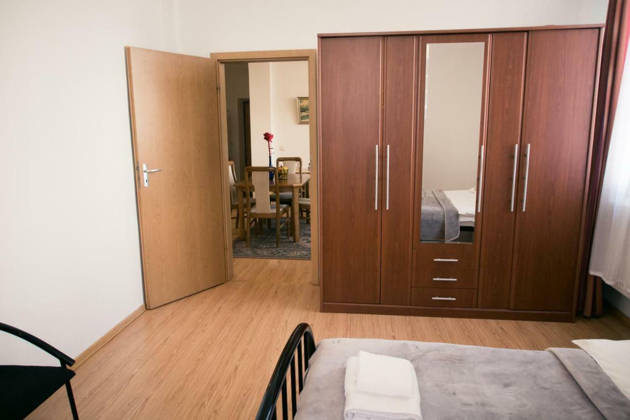 Town Hall 3 Bedroom Apartment 维尔纽斯 外观 照片